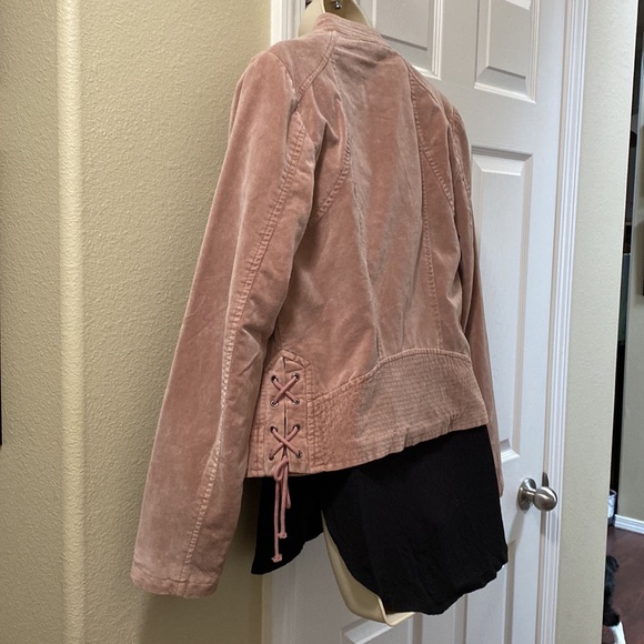 NWT Maurices brand suede jacket. A very pretty mauve color in size small. - Picture 3 of 4